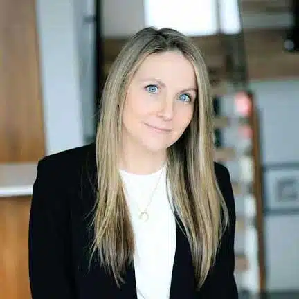 Cassie Long headshot photo